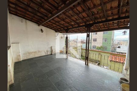 Casa à venda com 3 quartos, 150m² em Santa Efigênia, Belo Horizonte