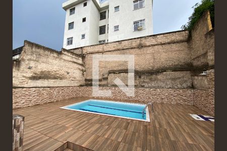 Casa à venda com 3 quartos, 150m² em Santa Efigênia, Belo Horizonte