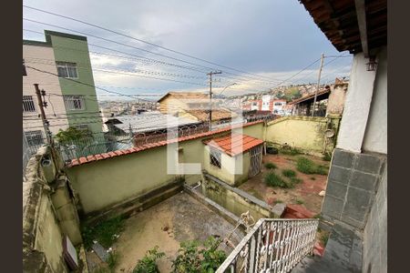 Casa à venda com 3 quartos, 150m² em Santa Efigênia, Belo Horizonte