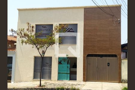 Casa à venda com 2 quartos, 250m² em Planalto, Belo Horizonte