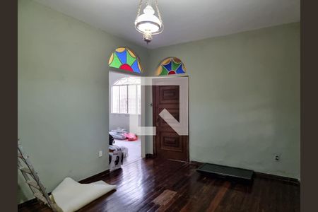 Casa à venda com 3 quartos, 181m² em Planalto, Belo Horizonte