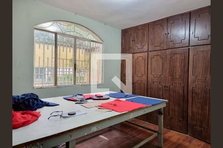 Casa à venda com 3 quartos, 181m² em Planalto, Belo Horizonte