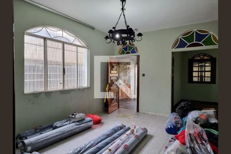 Casa à venda com 3 quartos, 181m² em Planalto, Belo Horizonte