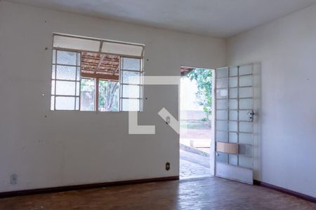 Casa à venda com 183m², 2 quartos e 1 vaga