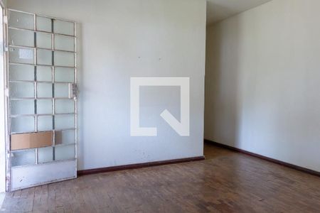 Casa à venda com 183m², 2 quartos e 1 vaga