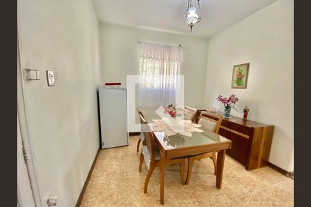 Casa à venda com 3 quartos, 144m² em Santo Antônio, Belo Horizonte