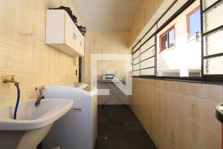 Casa à venda com 320m², 6 quartos e 3 vagas