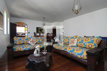 Casa à venda com 320m², 6 quartos e 3 vagas