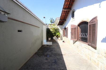 Casa à venda com 320m², 6 quartos e 3 vagas