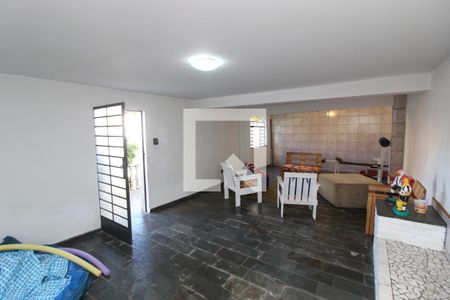 Casa à venda com 320m², 6 quartos e 3 vagas