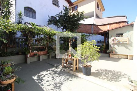 Casa à venda com 320m², 6 quartos e 3 vagas