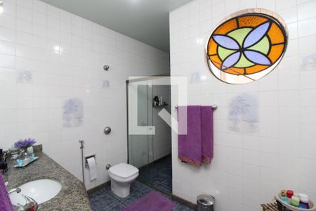 Casa à venda com 320m², 6 quartos e 3 vagas