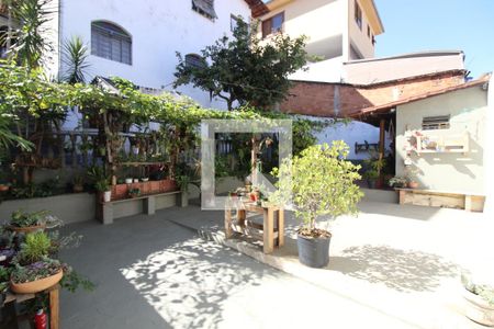 Casa à venda com 320m², 6 quartos e 3 vagas