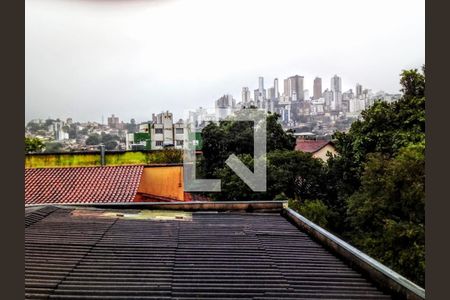 Casa à venda com 310m², 4 quartos e 4 vagas