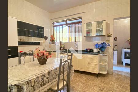 Casa à venda com 6 quartos, 340m² em Paquetá, Belo Horizonte