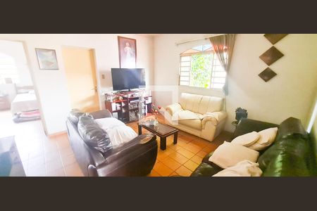 Casa à venda com 7 quartos, 268m² em Santa Terezinha, Belo Horizonte