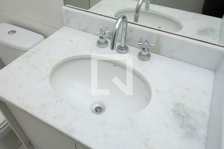 Banheiro do Corredor de apartamento para alugar com 2 quartos, 58m² em Barra Funda, São Paulo