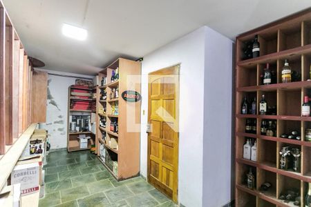 Casa para alugar com 306m², 3 quartos e 4 vagasAdega