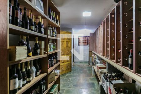 Casa para alugar com 306m², 3 quartos e 4 vagasAdega