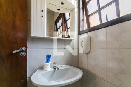 Casa para alugar com 306m², 3 quartos e 4 vagasBanheiro de Serviço