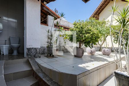 Casa para alugar com 306m², 3 quartos e 4 vagasLavabo 2