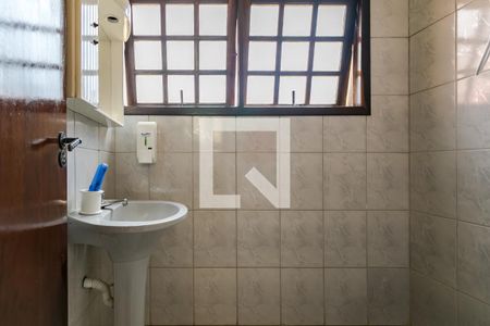 Casa para alugar com 306m², 3 quartos e 4 vagasBanheiro de Serviço