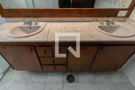 Apartamento à venda com 200m², 4 quartos e 3 vagasBanheiro da Suíte 2