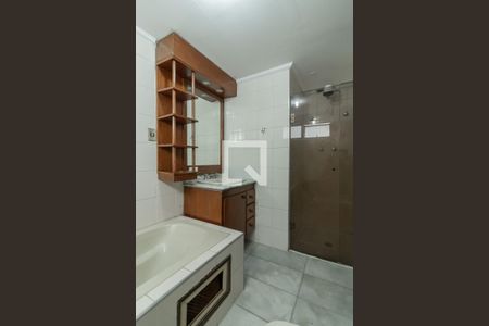 Apartamento à venda com 200m², 4 quartos e 3 vagasBanheiro da Suíte 1