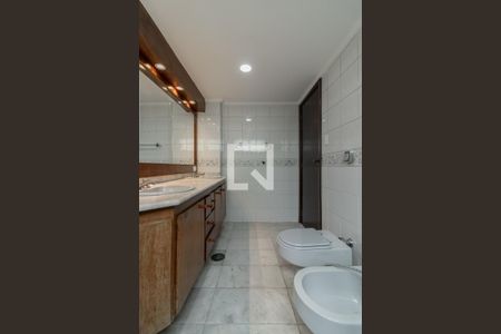 Apartamento à venda com 200m², 4 quartos e 3 vagasBanheiro da Suíte 2