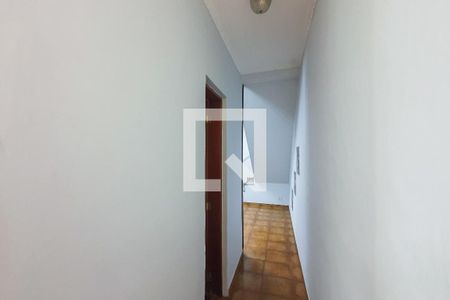 Casa à venda com 196m², 5 quartos e 2 vagasCorredor