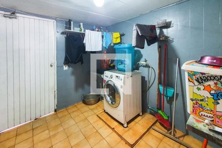 Casa à venda com 196m², 5 quartos e 2 vagasLavanderia