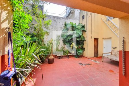 Casa à venda com 196m², 5 quartos e 2 vagasQuintal