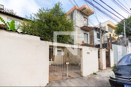 Casa para alugar com 70m², 2 quartos e sem vagaFachada