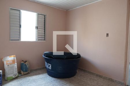 Sala de casa para alugar com 1 quarto, 35m² em Parque Maria Domitila, São Paulo