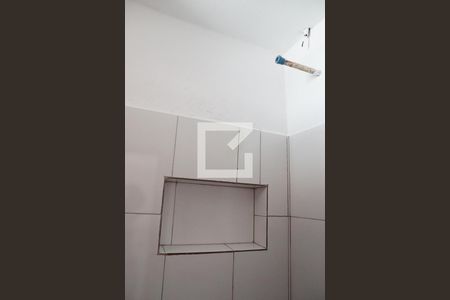 Banheiro de casa para alugar com 1 quarto, 35m² em Parque Maria Domitila, São Paulo