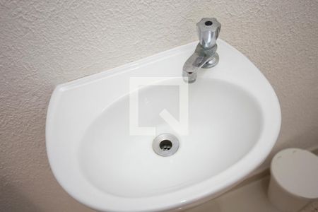 Casa de condomínio à venda com 100m², 3 quartos e 2 vagasLavabo