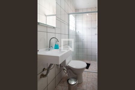 Casa à venda com 220m², 4 quartos e 2 vagas Casa à venda com 220m², 4 quartos e 2 vagasEdícula Banheiro Quarto - Suíte