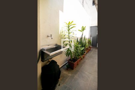 Casa à venda com 220m², 4 quartos e 2 vagas Casa à venda com 220m², 4 quartos e 2 vagasÁrea de Serviço / Corredor Lateral