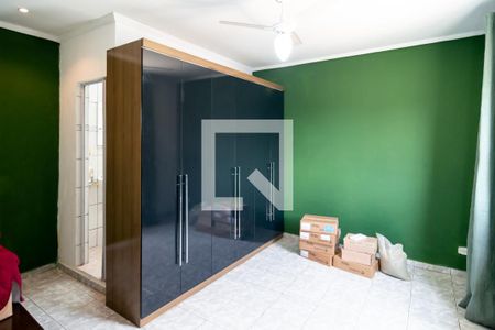 Casa à venda com 220m², 4 quartos e 2 vagas Casa à venda com 220m², 4 quartos e 2 vagasEdícula Quarto - Suíte