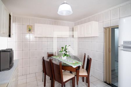 Casa à venda com 220m², 4 quartos e 2 vagas Casa à venda com 220m², 4 quartos e 2 vagasCozinha