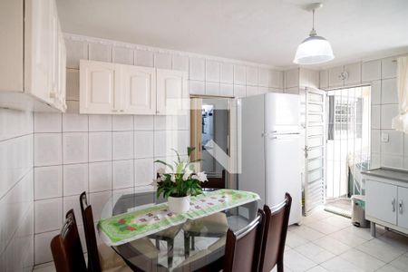 Casa à venda com 220m², 4 quartos e 2 vagas Casa à venda com 220m², 4 quartos e 2 vagasCozinha