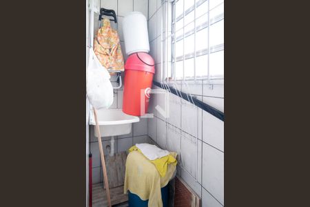 Casa à venda com 220m², 4 quartos e 2 vagas Casa à venda com 220m², 4 quartos e 2 vagasEdícula Área de Serviço