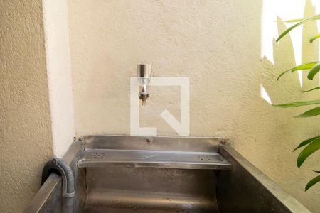 Casa à venda com 220m², 4 quartos e 2 vagas Casa à venda com 220m², 4 quartos e 2 vagasÁrea de Serviço / Corredor Lateral