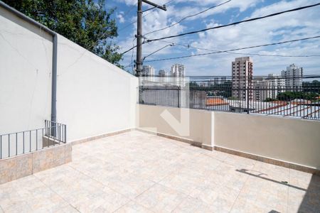 Casa à venda com 220m², 4 quartos e 2 vagas Casa à venda com 220m², 4 quartos e 2 vagasVaranda