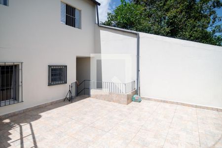 Casa à venda com 220m², 4 quartos e 2 vagas Casa à venda com 220m², 4 quartos e 2 vagasVaranda