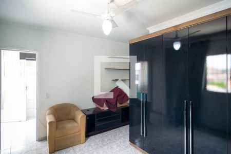 Casa à venda com 220m², 4 quartos e 2 vagas Casa à venda com 220m², 4 quartos e 2 vagasEdícula Quarto - Suíte