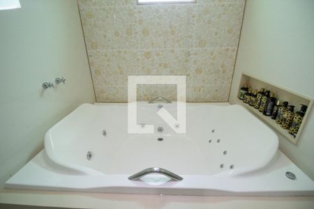 Casa de condomínio à venda com 300m², 5 quartos e 2 vagasBanheiro da Suíte 5