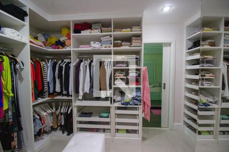 Casa de condomínio à venda com 300m², 5 quartos e 2 vagasCloset da Suíte 5