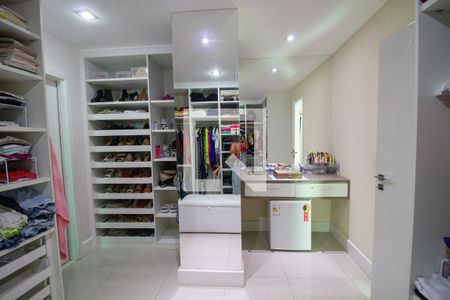 Casa de condomínio à venda com 300m², 5 quartos e 2 vagasCloset da Suíte 5