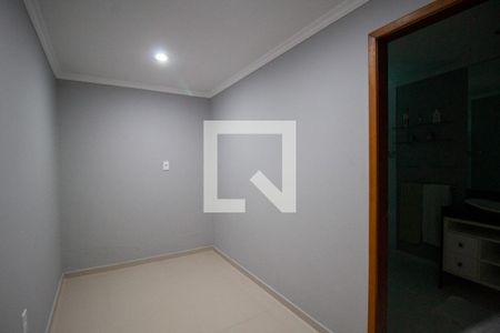 Casa de condomínio à venda com 300m², 5 quartos e 2 vagasCloset da Suíte 2